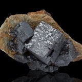 Perovskita
10.5 x 6.5 x 6 cm / Cristal principal: 4.5 cm
(Autor: Museo MIM)