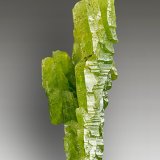 Piromorfita
3,1cm x 1,3cm x1,3cm
(Autor: Pere Alonso)
