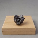 Proustita
2,3 x 2,1 x 1,4 cm.
(Autor: J. G. Alcolea)
