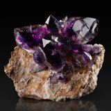 Cuarzo (variedad amatista)
15 x 12 x 14 cm / cristal principal: 7.7 cm
(Autor: Museo MIM)