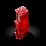 Rodonita
2 x 2 x 5.5 cm / cristal principal: 5.4 cm
(Autor: Museo MIM)