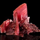 Rodonita
3 x 4 x 3 cm / Cristal principal: 3 cm
(Autor: Museo MIM)