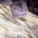 Fluorita, Barita
cristal de 1cm
(Autor: Raul Vancouver)