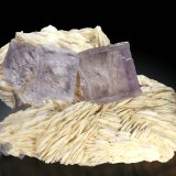 Fluorita, Barita
14x9cm, cristales hasta 4cm de arista
(Autor: Raul Vancouver)