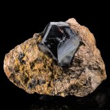 Rutilo
9.5 x 5 x 6.5 cm / Cristal principal: 4.3 cm
(Autor: Museo MIM)