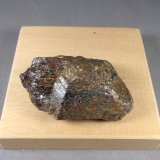 Rutilo
6,1 x 4 x 2,5 cm.  Peso 104,7 g.
(Autor: J. G. Alcolea)