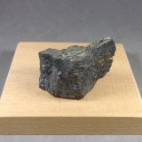 Rutilo (variedad rutilo niobífero)
5 × 3,1 × 2,9 cm.  80,3 g.
(Autor: J. G. Alcolea)