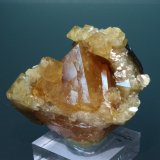 Scheelita
5 x 4 x 4 cm.
(Autor: Carles Rubio)