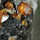 Spessartina (Espesartina)  
4 x 2 cm.
(Autor: Rafael varela olveira)