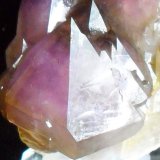 Cuarzo (variedad amatista)
7x6 cm; detalle de cristal de 3 cm.
(Autor: Laureano)
