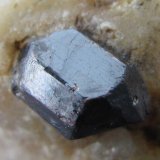 Rutilo
Cristal de 8 x 5 mm.
(Autor: prcantos)