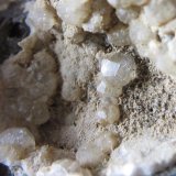 Analcima
2'5 cm. ancho de campo
(Autor: prcantos)