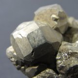 Pirita
Cristal de 1 x 1 cm.
(Autor: prcantos)