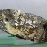 Skutterudita con Calcita
70x41 mm
(Autor: Juan Espino)