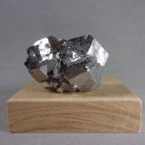 Skutterudita
4,3 x 3 x 2,5 cm.
(Autor: J. G. Alcolea)