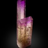 Espodumena
7 x 6.5 x 25 cm / Cristal principal: 25 cm.
(Autor: Museo MIM)