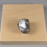 Stibiotantalita
2 x 1,6 x 1,5 cm. 23,79 g.
(Autor: J. G. Alcolea)