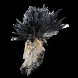 Estibina
12.5 x 12.5 x 17 cm / cristal principal: 7 cm
(Autor: Museo MIM)