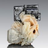 Tantalita-(Fe) en Albita y Moscovita
6 x 5 x 6.5 cm / Cristal principal: 5 cm.
(Autor: Museo MIM)