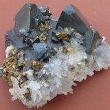 Tetraedrita, Pirita, Cuarzo, Esfalerita
4 x 3 x 1,5 cm (peso 34 gram)
(Autor: Kaszon Kovacs)