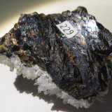 Esfalerita, Tetraedrita, Pirita, Cuarzo,
4 x 3 x 1,5 cm (peso 34 gram)
(Autor: Kaszon Kovacs)
