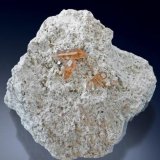 Topacio y Bixbyita
9 x 7,5 x 4 cm
(Autor: Antonio Alcaide)