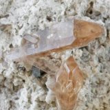 Topacio y Bixbyita
9 x 7,5 x 4 cm
(Autor: Antonio Alcaide)