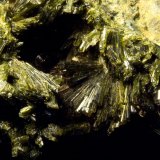 Epidota
3 cm
(Autor: Anonymous)