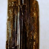 Turmalina
52 x 19 x 14 mm.
(Autor: José Luis Zamora)