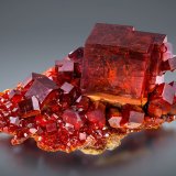 Vanadinita
7 x 4 x 3.5 cm / cristal principal: 3.5 cm
(Autor: Museo MIM)