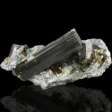 Vesuvianita
6 x 10 x 4 cm / Cristal principal: 6.7 cm.
(Autor: Museo MIM)