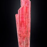 Väyrynenita
3 x 2 x 14.5 cm / cristal principal: 14.2 cm
(Autor: Museo MIM)