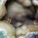 Wavellita sobre Variscita
Cristal sobre 1mm
(Autor: Javier MC)