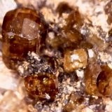 Vesuvianita
1 cm
(Autor: Obsi)