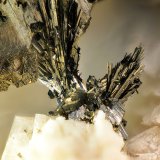 Arsenopirita y bismutinita
Campo de visión de 6 mm
(Autor: Antonio Carmona)