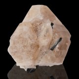 Zektzerita con Arfvedsonita
4 x 2 x 3.5 cm / Cristal principal: 3.9 cm
(Autor: Museo MIM)