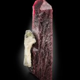 Zircón [Zircon]
4.5 x 4.5 x 14 cm / cristal principal: 13.7 cm
(Autor: Museo MIM)
