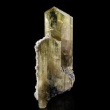 Zoisita con Calcita
5 x 5 x 13 cm / Cristal principal: 8.2 cm
(Autor: Museo MIM)