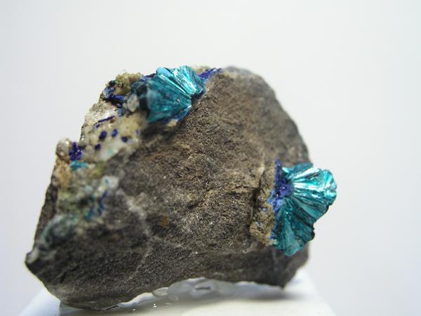 Tirolita
Pieza de 4 x 4 cm., bolas de 7 mm.
(Autor: Adrian Pesudo)