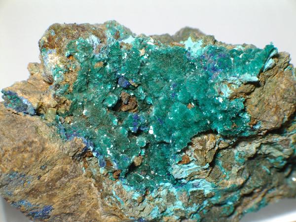 Tirolita
6 x 4 cms.
(Autor: Adrian Pesudo)