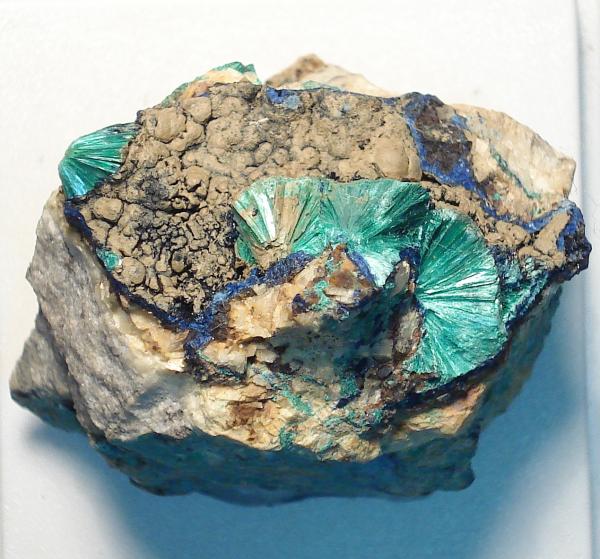 Tirolita
4 x 3 cm.
(Autor: Echevarria)