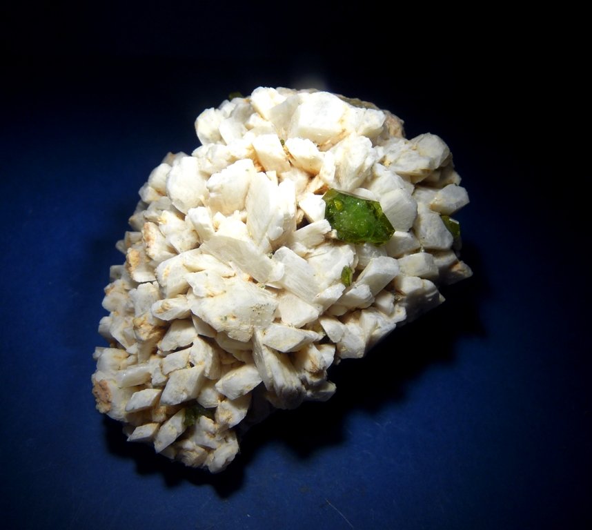 Titanita y Microclina
70x55 mm.
(Autor: Jesus Franquesa Baucells)