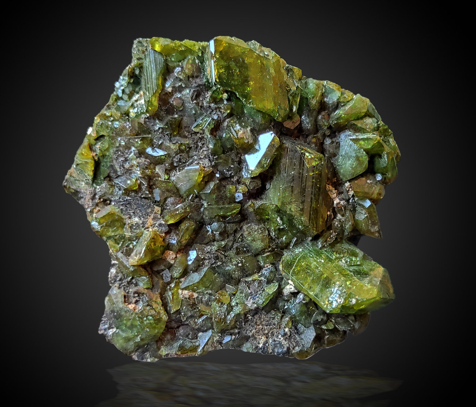 Titanita
3,5cm x 3,5cm x 1,5cm
(Autor: srm13151)
