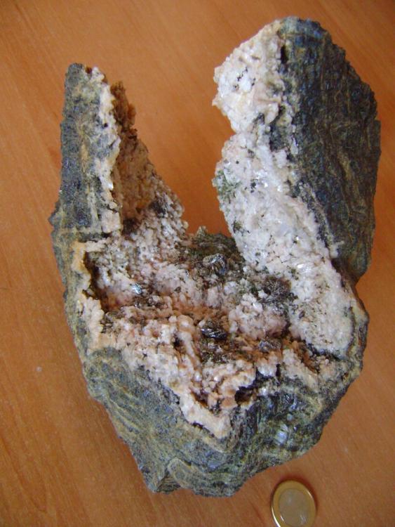TITANITA
17 x 14 cm
(Autor: David Parra Z)