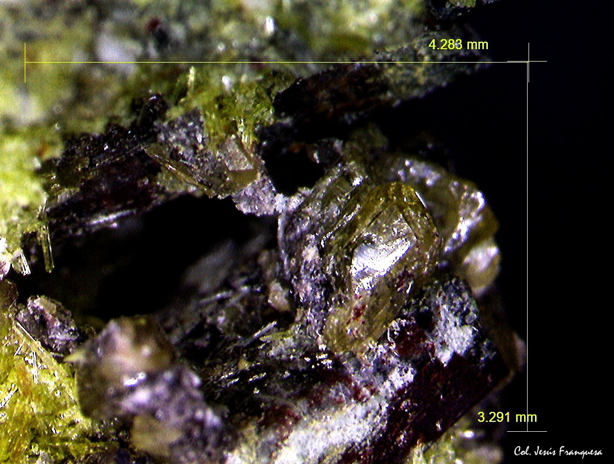 Titanita.
4´28 x 3´29 mm.
(Autor: Jesus Franquesa Baucells)