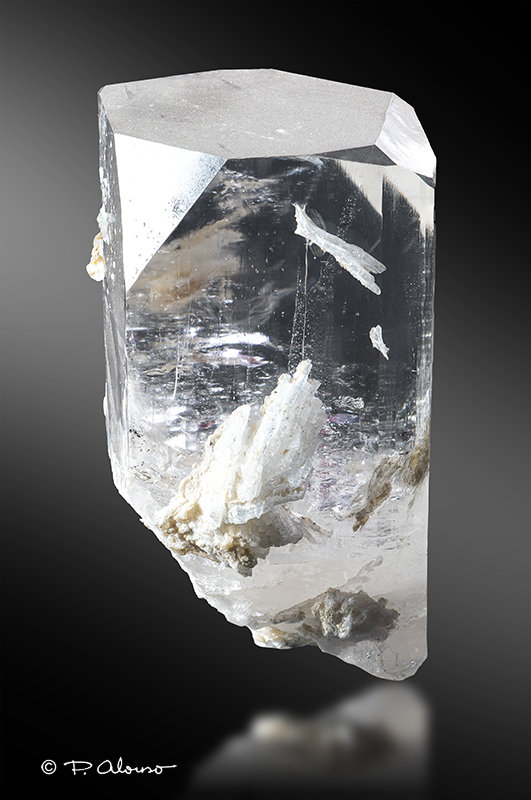 Topacio
3,5cm x 7cm x 4cm
(Autor: Pere Alonso)