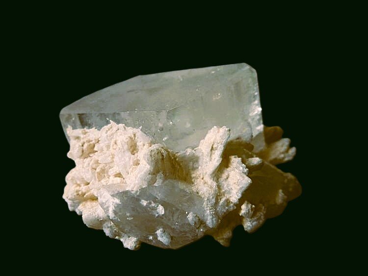 Topacio, Albita
Dassu, Braldu Valley, Shigar District, Gilgit-Baltistan (Northern Areas), Pakistan
5 x 3,5 cm,
(Autor: javier ruiz martin)