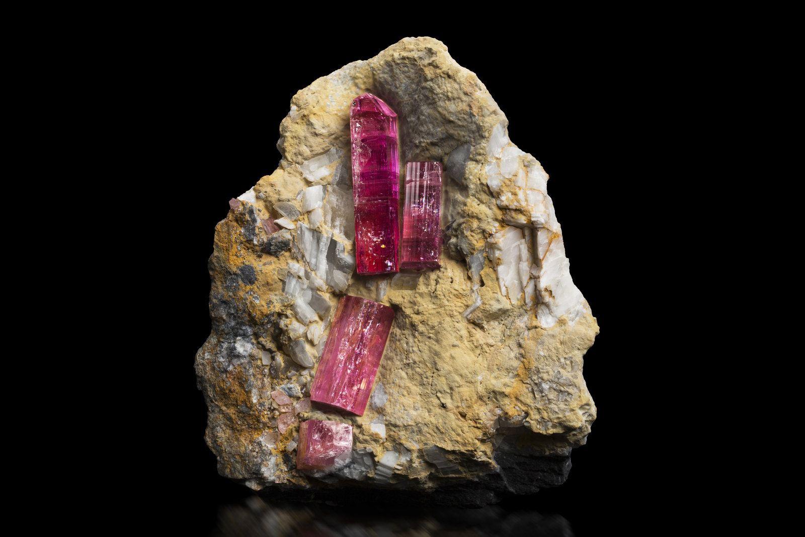 Topacio
12 x 7.5 x 13 cm / cristal principal: 5.4 cm
(Autor: Museo MIM)