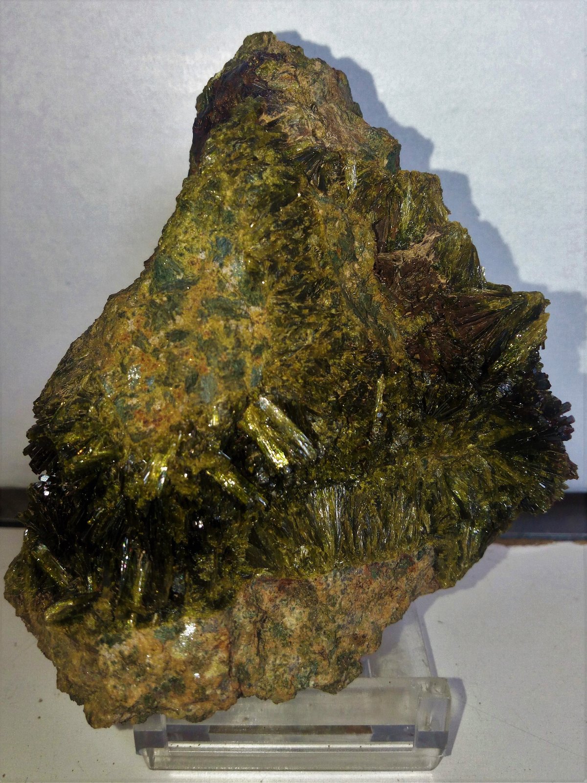 Epidota
8,5x7 cm.
(Autor: Adri Rodríguez)