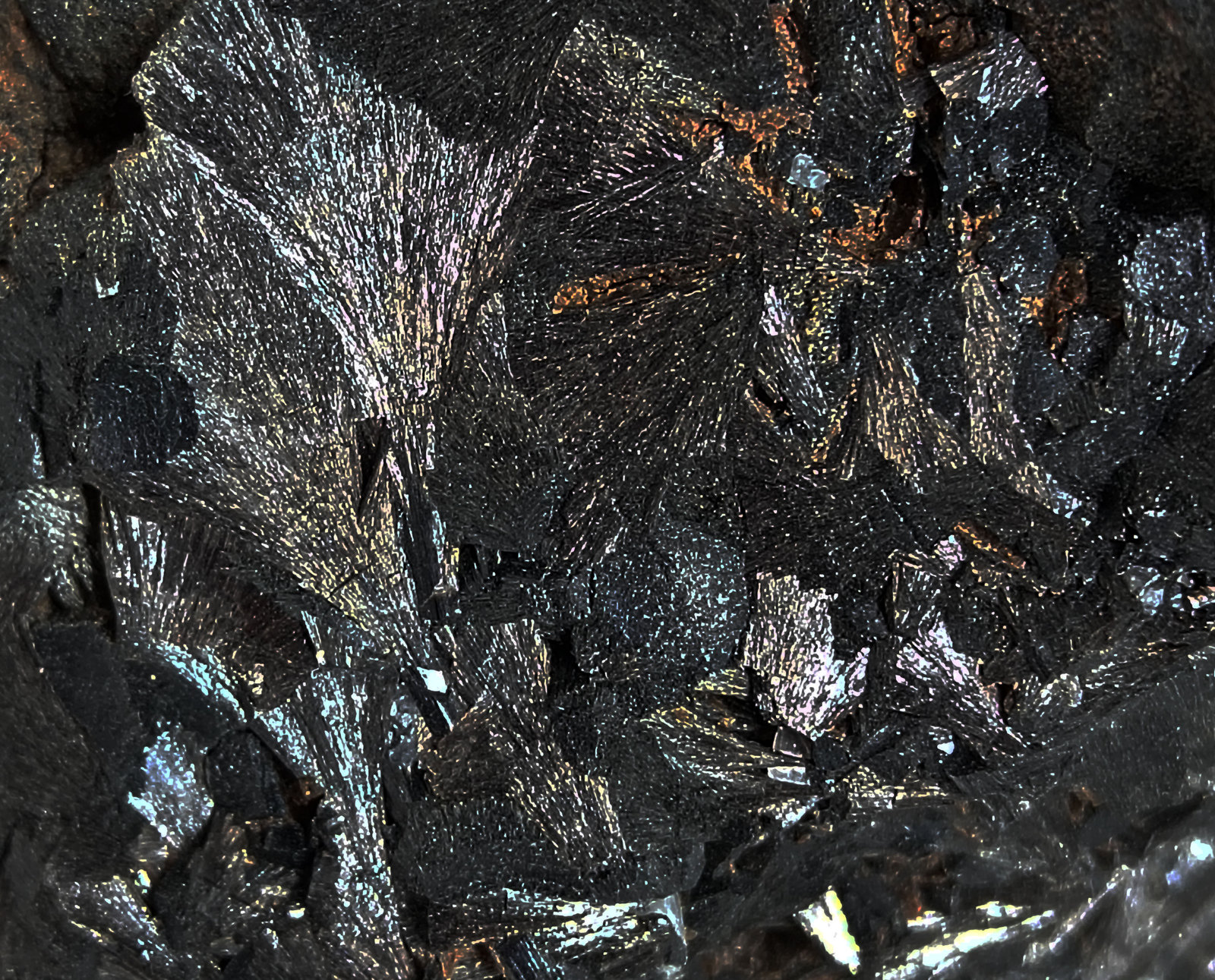 Dravita
65x70x45 mm.
(Autor: Luis Edmundo Sánchez Roja)